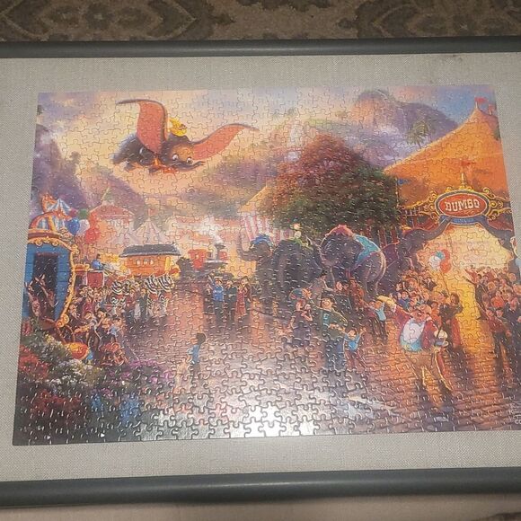 Disney Dumbo Thomas Kinkade 750 Piece Puzzle Circus Scene Made in USA - Picture 4 of 7